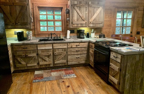 Garfield Cabin | Peaceful, Secluded Cabin near Beaver Lake