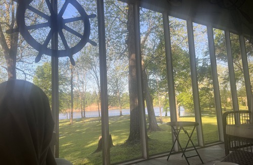 Wright House | Peak Season! Arkansas River Cabin with Dock,White Bluff Views, Fishing & Sandbar