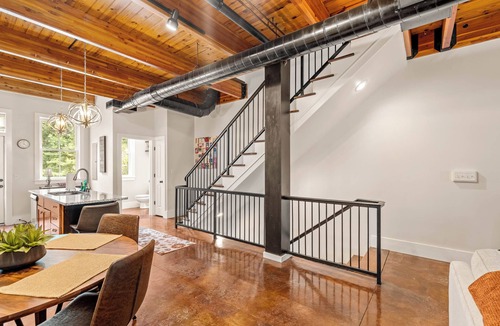 Habersham Condo | PERFECT GETAWAY in the Heart of Sought-After Habersham, Sleeps 5