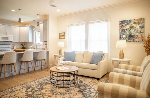 Biloxi House | Perfect location in Ocean Springs! Walk to downtown & beach! Mother's Place