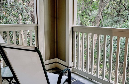 Mount Pleasant Condo | Perfectly located 2 bedroom condo at Seaside Farms
