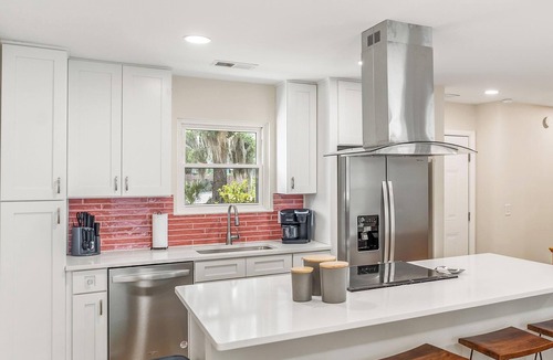 Pigeon Point House | Pet-Friendly Bungalow Near Parris Island, Downtown Waterfront & Parks