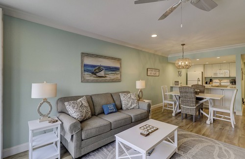 Harbour Town Villa | Pet friendly centrally located villa in Sea Pines!
