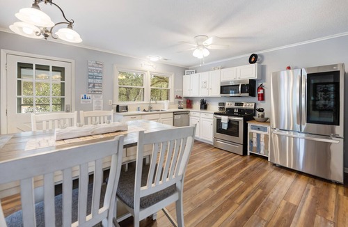 Beaufort House | PET FRIENDLY - MINUTES TO PARRIS ISLAND - BEACHES