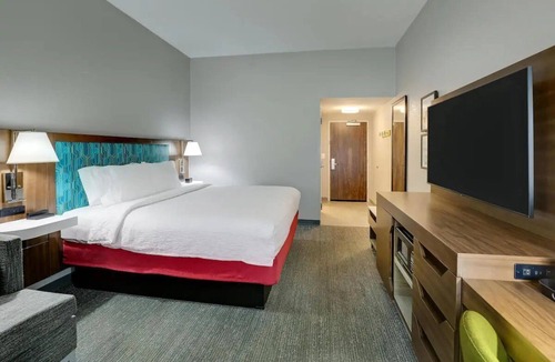 Polk Village Hotel | Pet-Friendly Room w/Parking | 3.2 Miles Away from Waterfront Park & Outdoor Fun