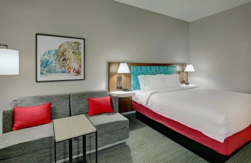Polk Village Hotel | Pet-Friendly Room w/Parking | 3.2 Miles Away from Waterfront Park & Outdoor Fun