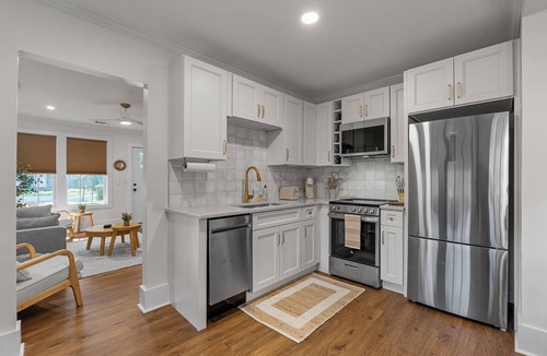 Port Royal House | Pinky's Palace - Cozy Bungalow minutes from Parris Island