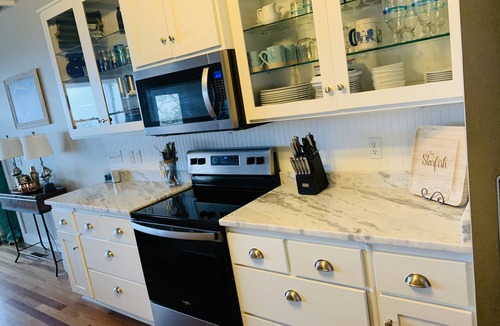 Oceanmarsh Subdivision House | Plenty of room for the whole family on Harbor Island!