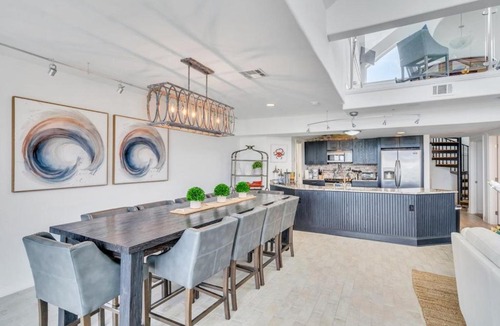 West End House | Pool, hot tub & lake views near French Quarter