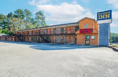 Walterboro - St. George Apartment | Premium King Bed|Walterboro SC