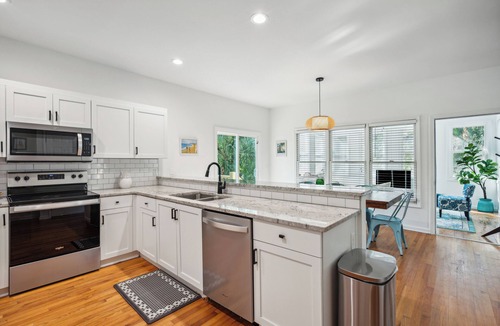 Sunset Point House | Prickly Pear | Private Pool & Seasonal Spa | 2 Blocks to Beach and Walk to Center Street | Sleeps 12