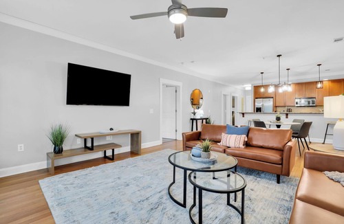 Old West Broad Neighborhood Apartment | Prime Location, Walkable Historic District 2BDR | The Juliette #104 by AvantStay