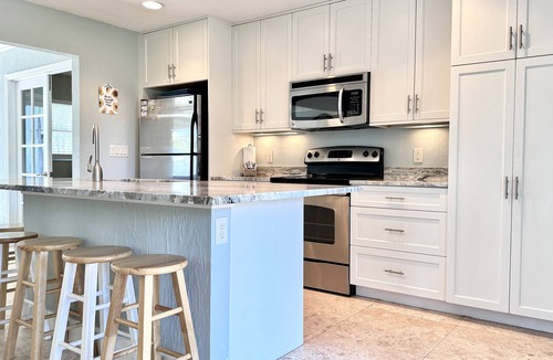 Siesta Key House | Private back yard with heated pool. Pet friendly 3 bedroom house, close to beach