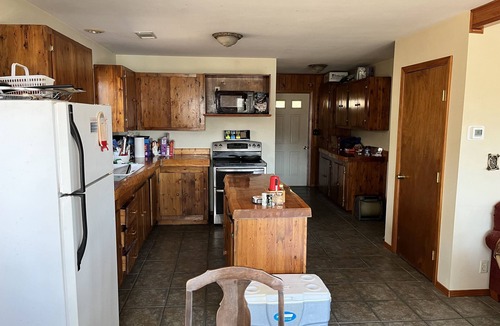 Edgemont House | Private cabin on 300 ft of lake shoreline. Hike, fish, and read in seclusion.