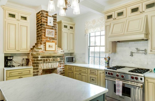 Savannah Victorian District House | Private Hot Tub: Historic Savannah Home