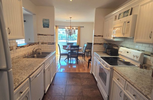 Ocean Ridge Condo | Quiet Condo on the Green! First floor with ramp. Chef's kitchen.