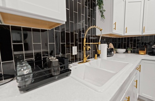 North-Central Cottage | Quiet Cottage in the Heart of Downtown