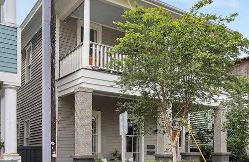 Historic Downtown Savannah Apartment | Quiet Renovated Apartment Close to Forsyth with Parking by Lucky Savannah