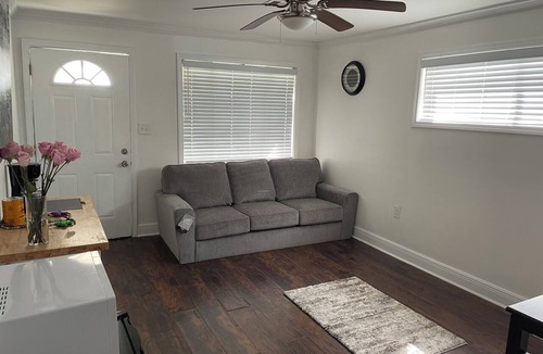 Chalmette Apartment | Quiet safe neighborhood 1bd/1ba mini suite, covered carport parking very private