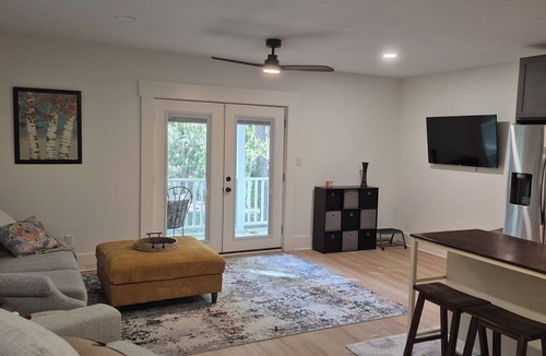 Hollywood House | Quiet, Secluded Getaway in Hollywood SC