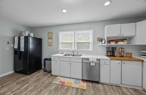 Isle of Palms House | Quiet street, Minutes Walk to Beach & Rec Center -Perfect Family Beach Home!