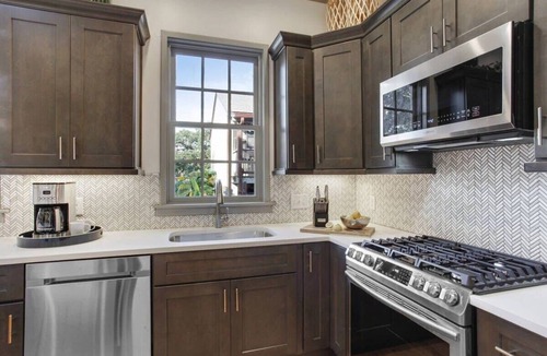 Beach Institute House | Rare 4BR Savannah Retreat | Shared Pool & DT Steps