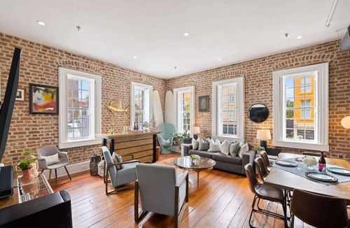 French Quarter House | Rare French Quarter Escape, Sleeps 16 w. Parking!
