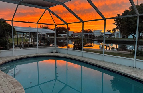 Crystal Shores House | Rated Top 10 Home in Crystal River-Perfect Location, Waterfront-Pool-Kayaks-Dock