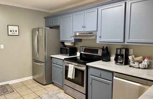Oxford House | Recently Renovated Vacation Rental Close to Campus