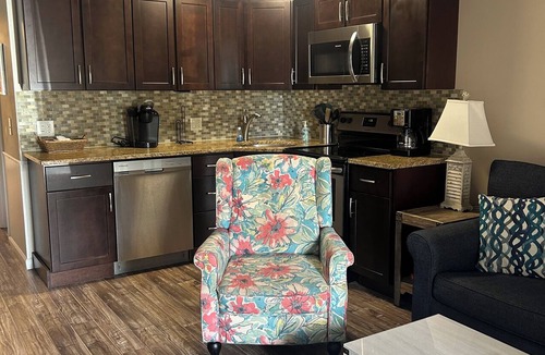 Folly Field Condo | Relax & Enjoy Renovated Condo Close to the Beach!