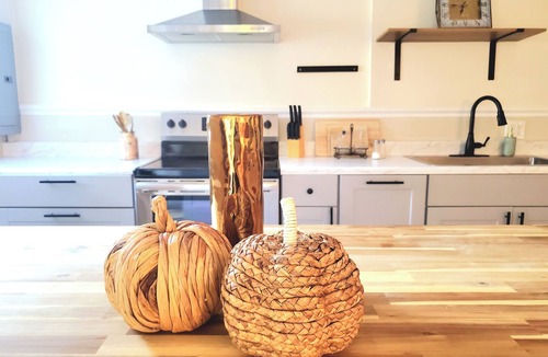North Charleston Cottage | Relax in modern comfort and style, located in North Charleston.