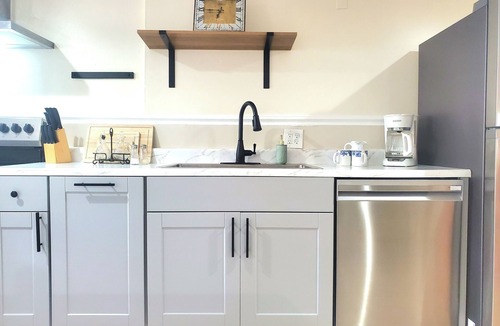 North Charleston Cottage | Relax in modern comfort and style, located in North Charleston.