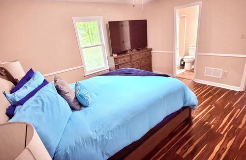 Sarah Cottage | Relaxing 1-bedroom cottage on 13 acres in charming Senatobia