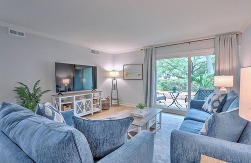 South Beach Condo | Renovated 1BR Condo. Walk to Beach&Salty Dog, Sleeps 5. Bike, Golf, Pickleball!
