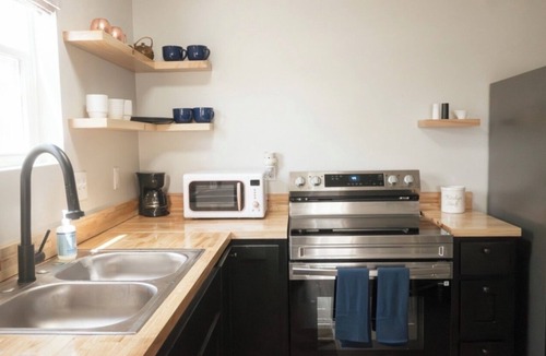 Clarksville Apartment | Renovated Large 3BR Near I-40 & Charming Downtown Clarksville