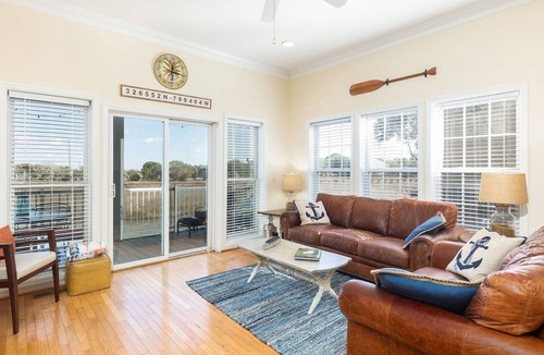 Waters Edge House | *Resting Beach Place* Waters Edge - Close to Everything on Folly