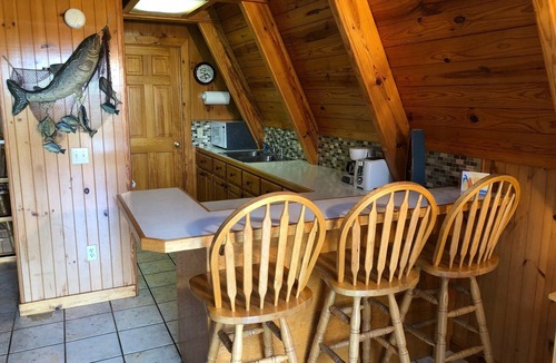 Amity Cabin | Rivers Bend Cabin, Stunning Caddo River & Ouachita Mountain Views