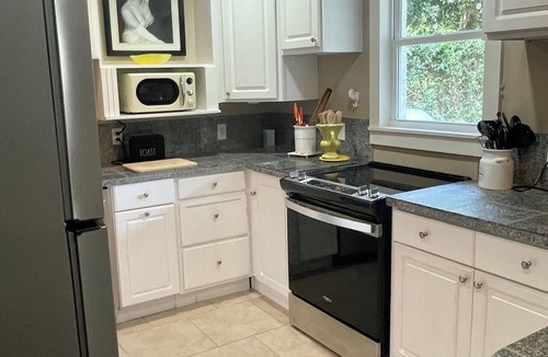 Uptown Apartment | Rose Suite, Apartment 2, at Magnolia Court