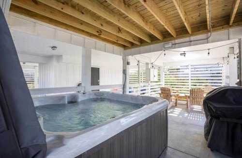 South Nags Head House | Rum-DCA 600 ft to Beach with Hot Tub and Backyard