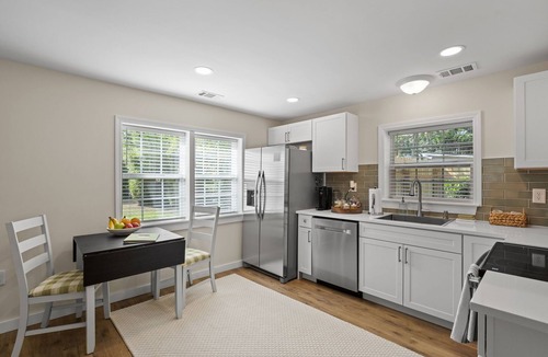 Savannah Cottage | Savannah Cottage - New Renovation - 15 min to Downtown - Creek Access