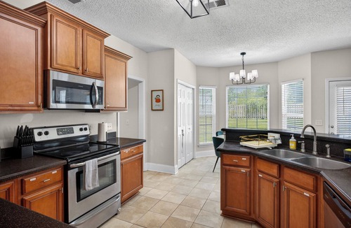 Pooler House | Savannah Oasis: Huge 6BR Home w/Arcade & King Beds Sleep 12, 9 beds, 6 BR, 3 BA