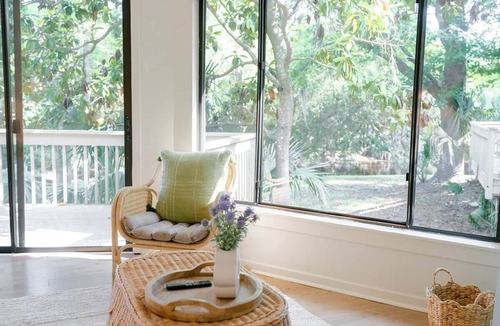 Night Heron House | Sea Pines hut, 5-min walk to beach, dog friendly!