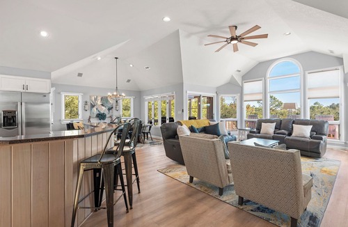 Monteray Shores House | Sea Pride: Pool | Hot Tub | TIki Bar | Volleyball