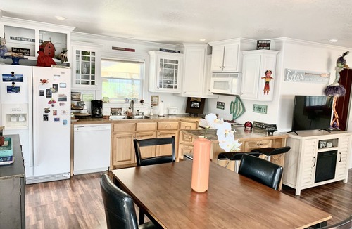 Mid America Cottage | “Seclusion” - Swim-Boat Dock, Hot Tub, Fire Pit, Kayaks for rent on property