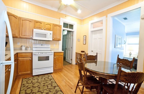 Savannah Beach Cottage | Second-Floor Suite w/Covered Porches & Full Kitchen - Steps from Dining & Shops