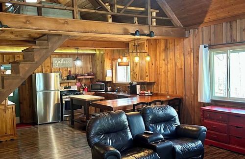 Board Camp Cabin | Shady Bend Cabin Located just 1 Mile from Wolf Pen Gap South Trailhead