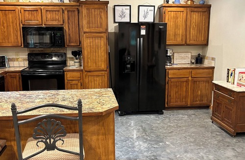 Story Cottage | Shady Pines Cottage; A Charming 2-Bedroom Cottage. Pet-Friendly!