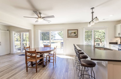 Wanchese House | Six Sister’s Lodge. Waterfront home on the OBX.Minutes away from the beach.