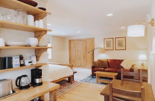 Willow Street House | Soothing 1-bedroom guest suite - AC, Washer/Dryer in Charming Lancaster County