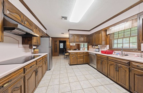 Broussard House | Southern Charm in the Heart of Cajun Country 3BR Home Sleeps 8